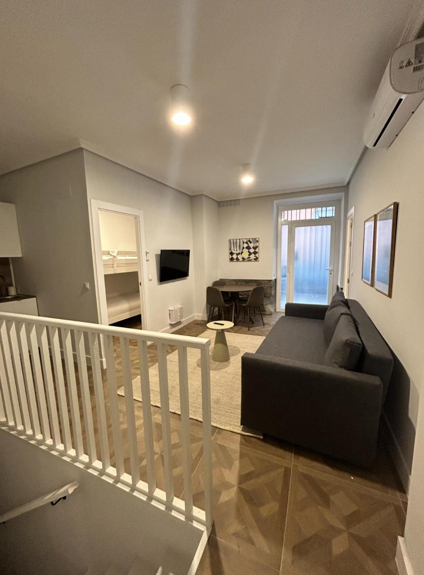 Apartment Sunny 9pax 4 En Minas-malasana E3 *